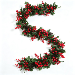 Guirnalda Navideña con Bayas Rojas, Hojas Verdes y Piñas, 1.8m, Guirnaldas Artificiales para Decoración del Hogar - Product Image 3