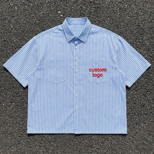 Chemise décontractée pour homme à manches courtes rayée brodée sur mesure, bleu et blanc, popeline 100% coton, respirante pour l'été, col rabattu - Product Image 1