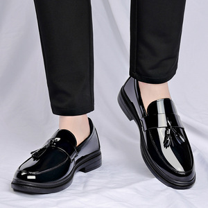Mocasines de charol para hombre con punta redonda y borlas, sin cordones, para negocios o uso casual, con aumento de altura, suela de goma para todas las estaciones. - Product Image 4