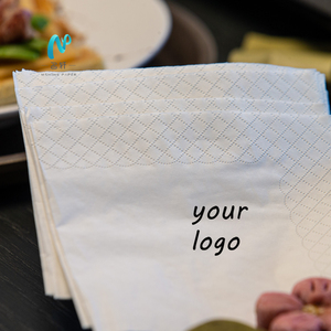 Serviettes en papier personnalisées jetables blanches en pâte de bois vierge avec logo, 1 pli, style sac, 23*23 25*25cm pour restaurant - Product Image 1