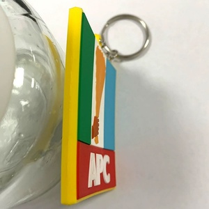 Llavero de PVC Suave Personalizado de Estilo Jet, Venta de Fábrica Youmigift, Llaveros de PVC 3D, Llavero de Goma para Regalos Empresariales - Product Image 3