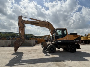 Excavatrice à roues Hyundai 210w-9 d'occasion de 21 tonnes en bon état à vendre en Corée avec des composants de base Roulement d'engrenage du moteur - Product Image 6