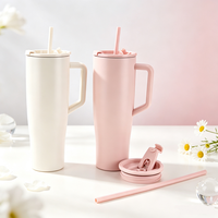 Vente en gros : Gourde isotherme quotidienne en acier inoxydable avec poignée et paille, logo gravé personnalisé