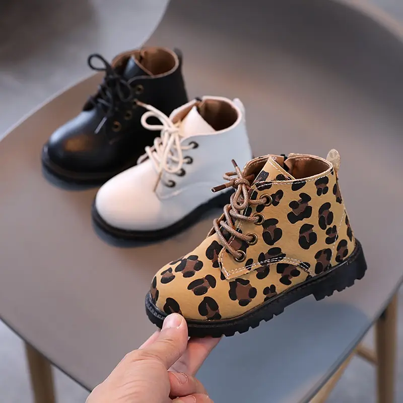 2021 latest baby flat shoes winter baby boots kids bootie Fashion black leather waterproof and non-slip Soft leather baby boots