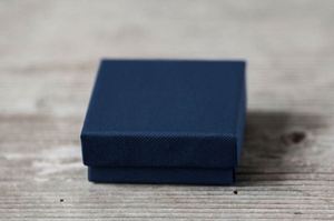 Cajas de Regalo de Joyería de Papel Kraft de Cartón Multifuncionales Biodegradables y Ecológicas con Logotipo Personalizado, Tipo Carpeta con Relieve - Product Image 5