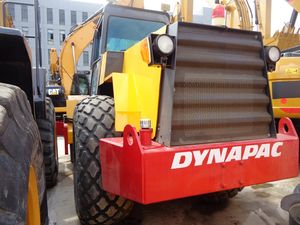 Rodillo Compactador de Neumáticos Usado Dynapac CA301D/CC211/CA251D de Japón, Rodillo de Un Solo Tambor, Bomba, Modelo 2014, Alta Eficiencia - Product Image 5