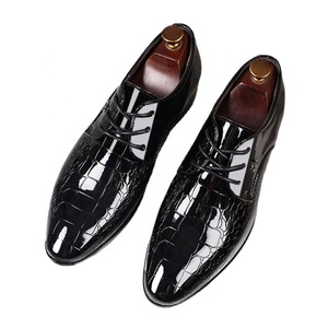 Chaussures XuanWu pour hommes, nouveau style, à enfiler, légères, patchwork, grandes tailles, pour printemps, automne, hiver, affaires, formelles, mariage, en PU - Product Image 1