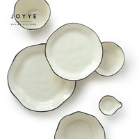 Assiette en Céramique Blanche Joyye Bone China, Bord Noir, Service de Table pour Dîner et Usage Quotidien