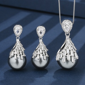 Wholesale High End Premium Eco-friendly Copper 16-14mm Grey Pearl Tassel Necklace <b>Earrings</b> Jewelry Set for Women - Product Image 3