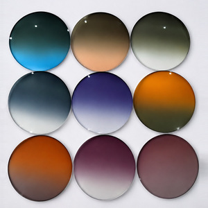 Lentes de Sol con Color Degradado Personalizado en Tono Arena Claro, Índice de Refracción 1.56, Protección Contra Luz Azul, Protección Ocular - Product Image 2