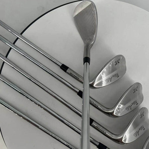Ensemble de wedges de golf en acier inoxydable à rotation rapide, assemblés avec poignée en caoutchouc, pour droitiers, prêt à être expédié, incluant un club de golf - Product Image 2