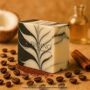 Savon Herbal au Charbon Actif Emballage Personnalisé Commande en Gros Détoxifiant Végétalien pour Peaux Grasses Savon Végétal Détoxifiant Végétalien - Product Image 1