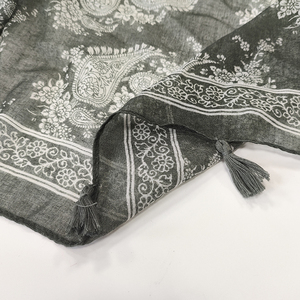 Écharpe personnalisée en forme de pompon en rayonne légère cousue à la main Hijab musulman Style ethnique Paisley - Product Image 3