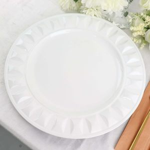 Assiette de dîner ronde blanche de 13 pouces avec bordure ornée de bijoux pour fête de mariage - Product Image 4