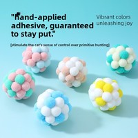 Jouet pour chat en peluche couleurs macaron avec clochette et balle élastique pour jeu interactif et divertissement anti-ennui