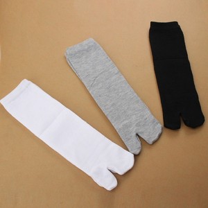 Prix de gros Japonais Tabi <span class=keywords><strong>Chaussettes</strong></span> pour Hommes Sports-Style Split <span class=keywords><strong>Chaussettes</strong></span> à Deux Orteils Blanc Business Made Polyester-pour Hôtels 5 Paires - Product Image 4