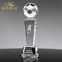 Trophée de football en cristal personnalisé Noble avec gravure 3D intérieure, récompense de reconnaissance pour club de football