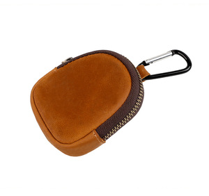 Mini sac en cuir multi-usages, texture pleine fleur Crazy Horse, avec mousqueton pour écouteurs, clés et cartes - Product Image 2