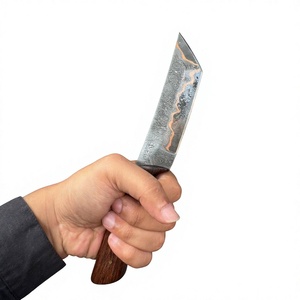 Couteau en acier Damas forgé à la main avec manche en bois, personnalisable, pour la chasse, le camping et la survie - Product Image 3