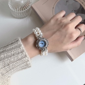 Reloj de Cuarzo Casual para Mujer con Decoración de Diamantes Redondos y Cadena de Perlas de Vidrio, Venta al Por Mayor - Product Image 5