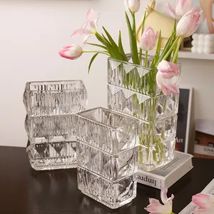2023 decorazione vaso di fiori tagliato a mano in vetro trasparente regalo decorazioni per matrimoni vaso in stile vetro personalizzato OEM
