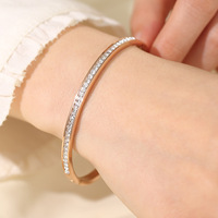 Bracelet jonc ouvrable en acier inoxydable avec strass pour femme – Chic, étanche, polyvalent pour les fêtes et le quotidien