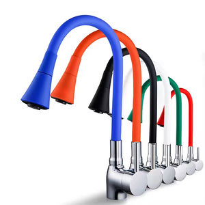 Fabriek Directe Universele Verlengbuis Balkon Zwembad Spatwaterdicht 360 Flexibele Multi-Gekleurde Kranen Warme En Koude Keuken Kraan - Product Image 1