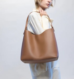 <span class=keywords><strong>Sac</strong></span> <span class=keywords><strong>à</strong></span> <span class=keywords><strong>langer</strong></span> de voyage en cuir vegan imperméable DUOLE personnalisé avec 2 sangles pour <span class=keywords><strong>poussette</strong></span> pour les parents, maman, luxe - Product Image 6