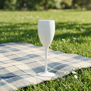 Flûtes à <span class=keywords><strong>champagne</strong></span> en plastique blanc personnalisées de haute qualité BST 175 ml avec logo personnalisé - Product Image 1