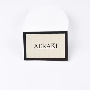 Etiquetas Tejidas Personalizadas al por Mayor para Ropa, Etiquetas Plegables al Centro, Etiquetas de Tela Lavables, Etiquetas para Prendas - Product Image 6