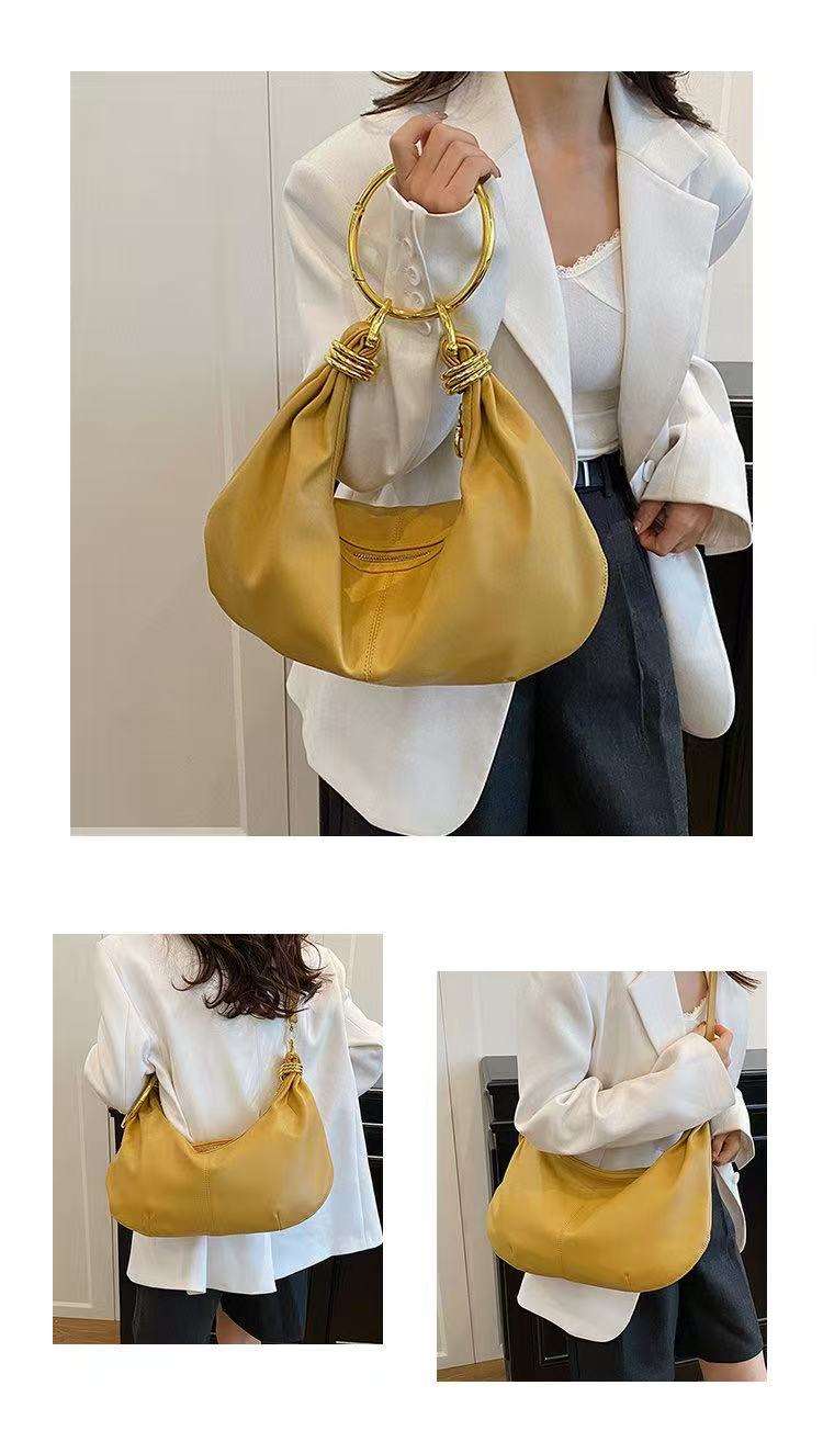 สีเหลือง