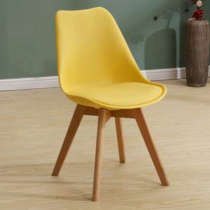 Silla italiana tapizada de plástico, silla lateral moldeada de plástico nórdico, silla moderna de <span class=keywords><strong>tulip</strong></span>án para comedor - Product Image 2
