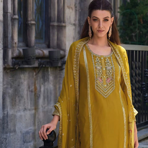 Nuevo diseñador de trabajo de bordado de Organza suave Kurti con pantalón de seda pesada y con trabajo de bordado de Organza suave Dupptta - Product Image 1