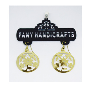 Pendientes minimalistas japoneses de metal al por mayor de fábrica, pendientes de alta calidad, producto de última tendencia, pendientes chapados en oro. - Product Image 4
