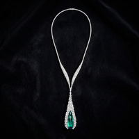 Collier pendentif de luxe pour femme en argent 925 plaqué rhodium avec diamant taille émeraude en forme de poire, design goutte d'eau, pour mariage