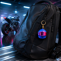 Porte-clés casque de moto lumineux pour clés de vélo, mini-casque LED avec visière relevable, cadeau pour motards
