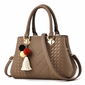 Alta calidad 2020 mujeres populares borla diseño bolso señoras bolsos - Product Image 5