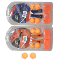 Raquette de tennis de table avec quatre balles de ping-pong pour les jeux en intérieur et en extérieur