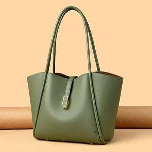 Borsa Tote in Pelle PU per <span class=keywords><strong>Donna</strong></span>, Grande Capacità, Impermeabile, Borsa di Lusso a Spalla e Sottobraccio - Product Image 4