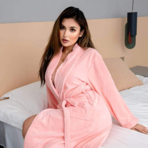 Accappatoio in Spugna Unisex, Vestaglia da Notte per Uomo, Abbigliamento da Casa Casual, Lussuoso Accappatoio in Velluto Corallo Personalizzato per Donna - Product Image 1