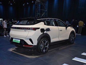 Nouvelle voiture Lynk & Co 06 EM-P 2025 EM-P126 Longue Portée <span class=keywords><strong>Halo</strong></span> SUV 5 Places Hybride Atmosphérique, R18, Conduite à Gauche Jiben Auto - Product Image 3