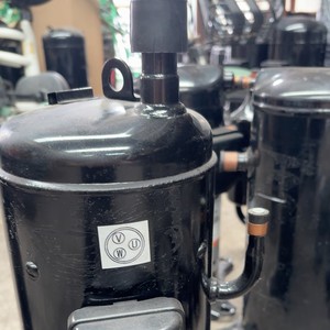 คอมเพรสเซอร์ทำความเย็นฮิตาชิ รุ่น 503DH-80C2 ใช้สารทำความเย็น R22 กำลังไฟ 4.40 กิโลวัตต์ แรงดันไฟฟ้า 380 โวลต์ ความถี่ 50 เฮิรตซ์ สำหรับเครื่องปรับอากาศ ระบบทำความเย็นและความร้อน - Product Image 4