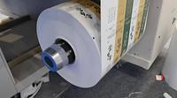 Machine d'impression numérique Color Jet H3 pour étiquettes en PET, PP, PE avec encres pigmentées à base d'eau