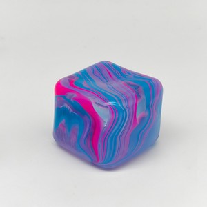 Schylling Needoh <span class=keywords><strong>Nice</strong></span> Cube Swirl - Juguete Sensorial con una Textura Súper Sólida - Mezcla de Colores Única y Envolvente - Product Image 4