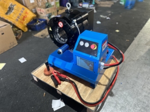 Xe 3-51 Mét dầu nhiên liệu thủy lực Hose Uốn Tóc bồng máy 12V sử dụng sản phẩm cao su làm máy móc - Product Image 3