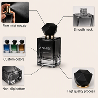 Flacon de parfum de luxe élégant 50 ml en verre carré facetté vide avec pulvérisateur, base épaisse et lourde, capuchon noir mat, anneau doré, avec boîte