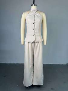 Completo Casual da Donna con Top Senza Maniche a Collo Alto e Pantaloni a Vita Alta - Product Image 5