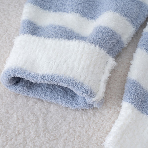 Autunno inverno mezza <span class=keywords><strong>pile</strong></span> lavorato a maglia <span class=keywords><strong>pigiama</strong></span> da ragazza in <span class=keywords><strong>pile</strong></span> di corallo stile pigiami traspiranti per genitori-figli - Product Image 6