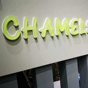 Caja de Luz LED Luminosa Personalizable para Instalación en Exteriores para Publicidad en Centros Comerciales, Edificios, Grandes Empresas de Automóviles y Hospitales - Product Image 2