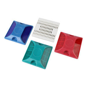 उच्च गुणवत्ता वाले राजमार्ग परावर्तक सड़क सुरक्षा इंजीनियरिंग प्लास्टिक बिल्ली आंख सड़क यातायात चेतावनी - Product Image 1